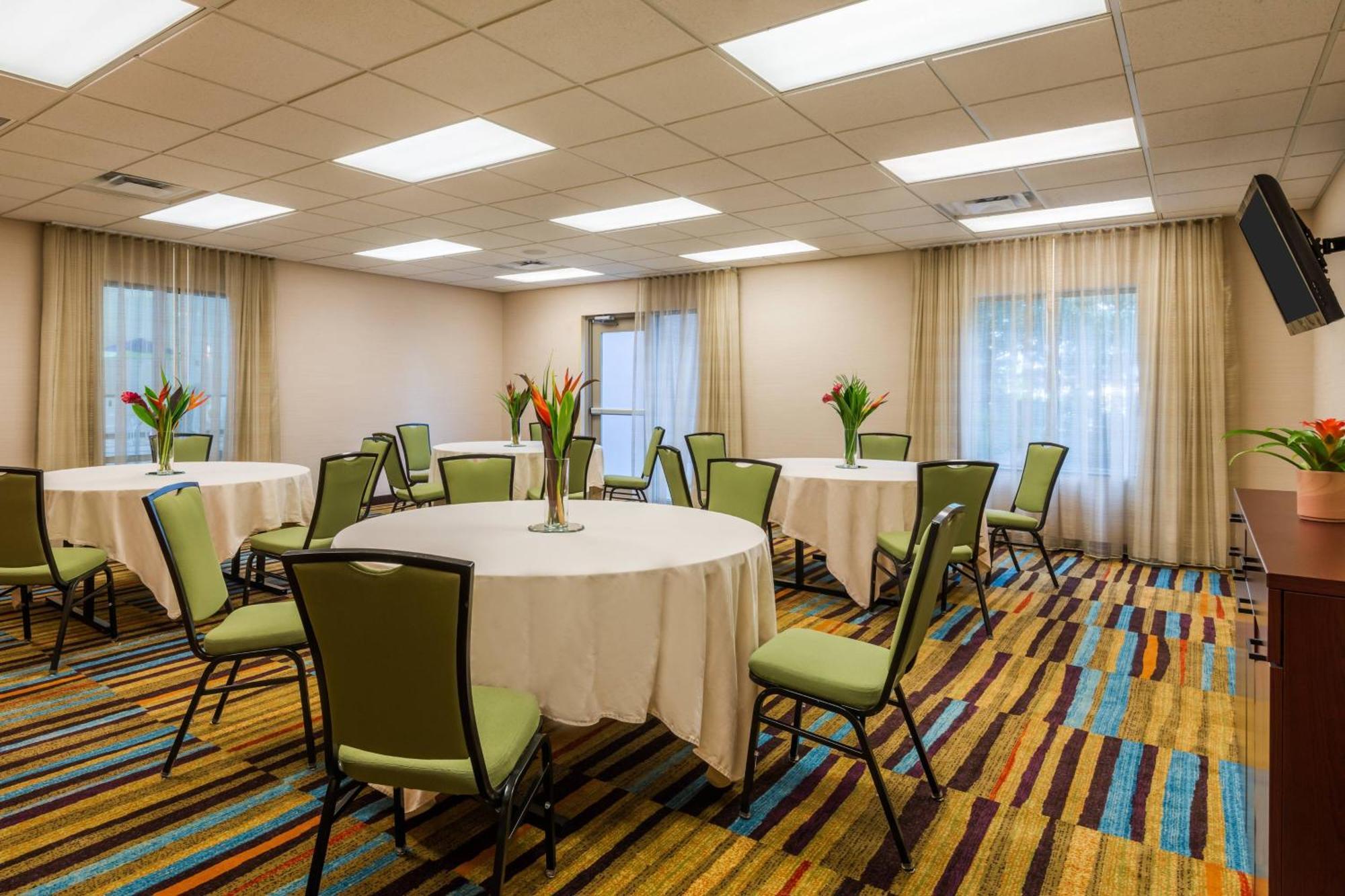 Fairfield Inn & Suites - Buffalo Airport Cheektowaga Exteriör bild